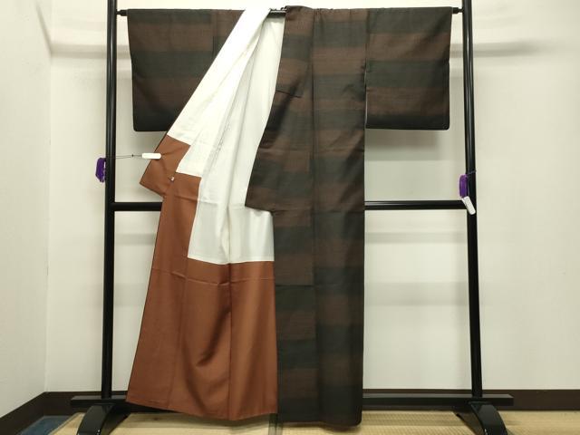 平和屋着物●国指定重要無形文化財　本場久米島紬　手織　横段文　正絹　逸品　CABA9604gh