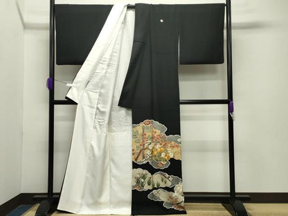 平和屋着物●豪華黒留袖　駒刺繍　雲重ね草花文　金彩　正絹　逸品　CABA9677gh