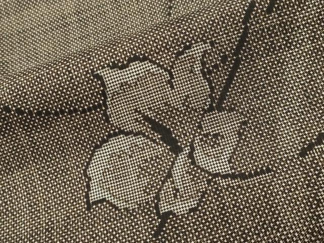 平和屋着物○本場大島紬 7マルキ 泥染め 舞花文 重村正巳作 鈴乃屋