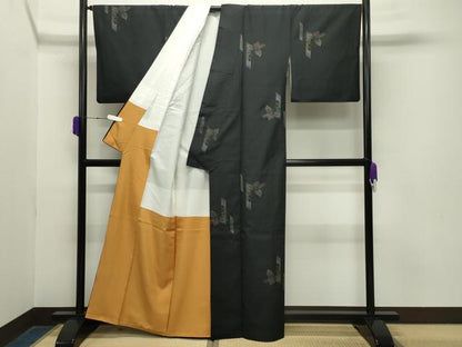 平和屋着物●上質な紬　枝花文　黒地　正絹　逸品　CABA9768gh