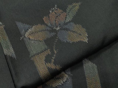 平和屋着物●上質な紬　枝花文　黒地　正絹　逸品　CABA9768gh