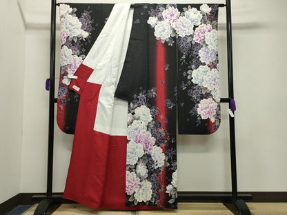 平和屋着物●豪華振袖・長襦袢セット　牡丹舞桜文　暈し染め　黒地　銀通し地　やまと誂製　半衿刺繍　正絹　逸品　CABA9822gh