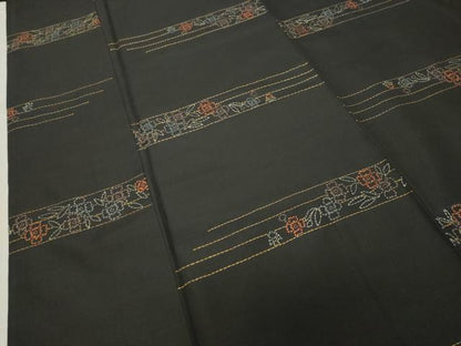 平和屋着物●上質な小紋　紬地　総刺繍　刺し子　横段草花文　黒地　正絹　逸品　CABA9919gh