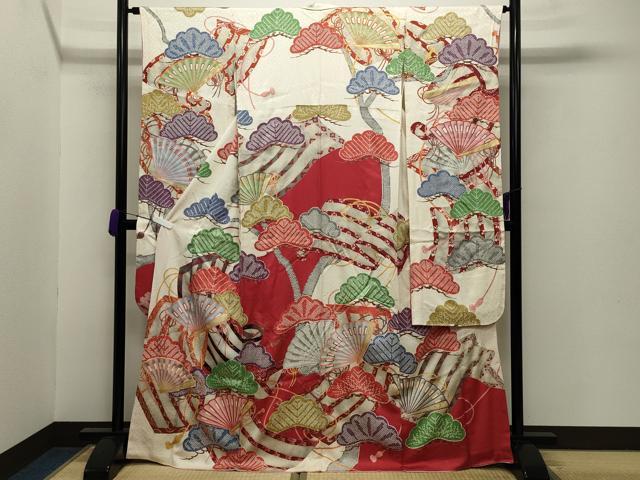 平和屋着物●紫綬褒章 巨匠『岩田専太郎』 振袖 駒刺繍 檜扇松文 金彩 正絹 逸品 CABB0064gh