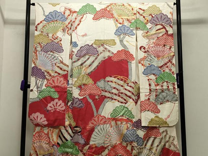 平和屋着物●紫綬褒章 巨匠『岩田専太郎』 振袖 駒刺繍 檜扇松文 金彩 正絹 逸品 CABB0064gh