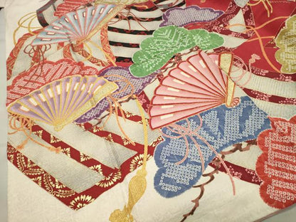 平和屋着物●紫綬褒章 巨匠『岩田専太郎』 振袖 駒刺繍 檜扇松文 金彩 正絹 逸品 CABB0064gh
