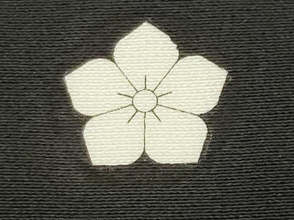 平和屋着物●新匠工芸士会会員 吉田匡廣 黒留袖 刺繍 松梅文 金彩 ロング丈 正絹 逸品 未使用 CABB0070gh