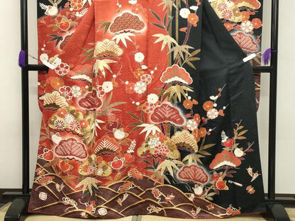 平和屋着物●豪華振袖 駒刺繍 絞り 宝尽くし松竹梅文 暈し染め 黒地 金彩 正絹 逸品 CABB0172gh