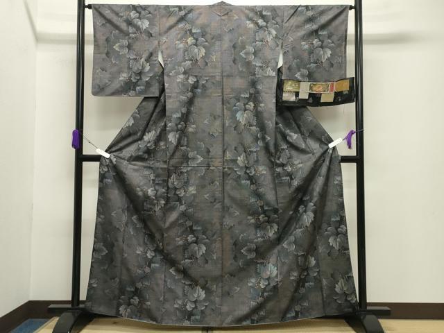 平和屋着物●都喜ヱ門 本場大島紬 9マルキ 泥染め 葡萄蔦の葉文 藤絹織物謹製 証紙付き 正絹 逸品 CABB0189gh