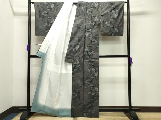 平和屋着物●都喜ヱ門 本場大島紬 9マルキ 泥染め 葡萄蔦の葉文 藤絹織物謹製 証紙付き 正絹 逸品 CABB0189gh