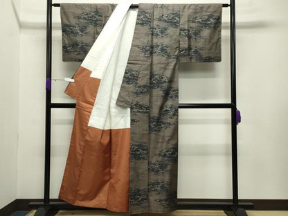 平和屋着物●都喜ヱ門 本場大島紬 9マルキ 純泥染め うず汐の華 藤絹織物謹製 証紙付き 正絹 逸品 CABB0242gh