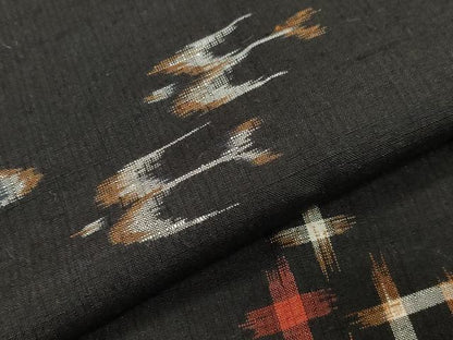 平和屋着物●信州紬 琉球絣文様 黒地 証紙付き 正絹 逸品 未使用 CABB0272gh