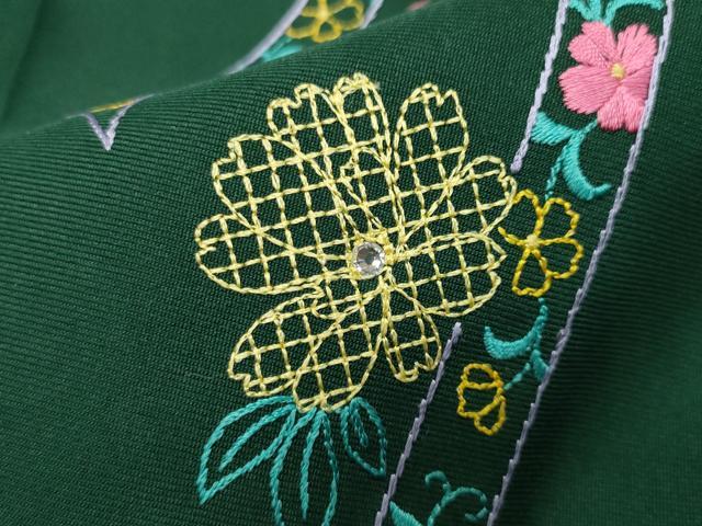 平和屋着物●女性　行灯袴　総刺繍　舞花文　千歳緑色　ラインストーン　洗える着物　CABB0294gh