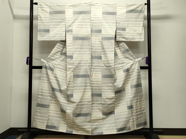 平和屋着物●本場大島紬 白大島 160亀甲 横段吉祥文 正絹 逸品 未使用 CABB0308gh