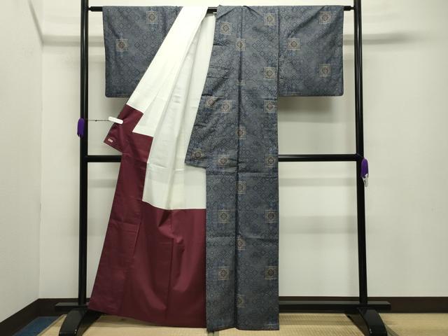 平和屋着物●本場大島紬 9マルキ 吉祥花文 三越扱い 正絹 逸品 CABB0330gh