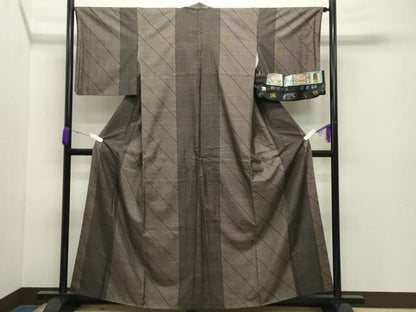 平和屋着物●本場大島紬 吉三郎 吉織物謹製 9マルキ 泥染め 斜線文 証紙付き 正絹 逸品 CABB0366gh