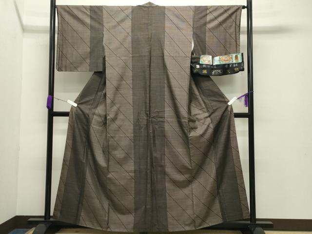 平和屋着物●本場大島紬 吉三郎 吉織物謹製 9マルキ 泥染め 斜線文 証紙付き 正絹 逸品 CABB0366gh