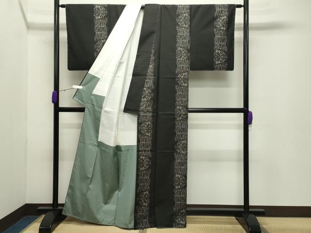 平和屋着物●本場大島紬 9マルキ 泥染め 人物文 大島紬美幸謹製 証紙付き 正絹 逸品 CABB0377gh