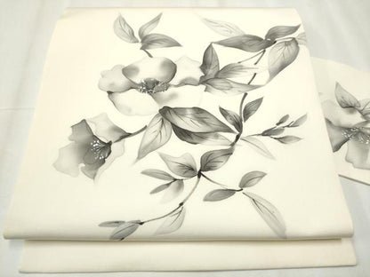 平和屋着物●塩瀬　九寸名古屋帯　作家物　手描き　枝花文　正絹　逸品　CABB0605hy