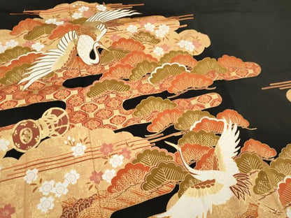 平和屋着物■豪華黒留袖　駒刺繍　飛鶴松文　金彩　正絹　逸品　CABB1616ou