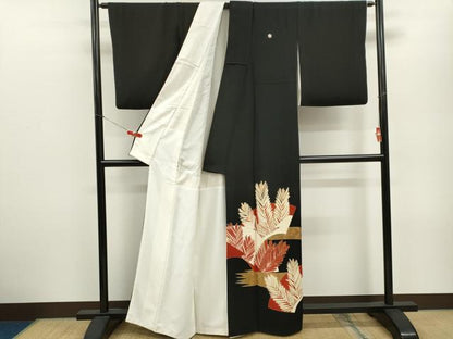 平和屋着物■豪華黒留袖 駒刺繍 若松文 金彩 正絹 逸品 CABB1868ou