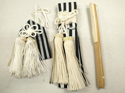 平和屋着物[]七五三　男の子　祝着・羽織・袴・小物セット　宝船　黒地　金彩　逸品　CABB2065ze