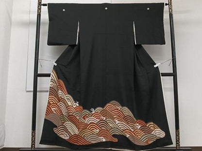 平和屋着物■豪華黒留袖　駒刺繍　立波文　金彩　正絹　逸品　CABB2577xi