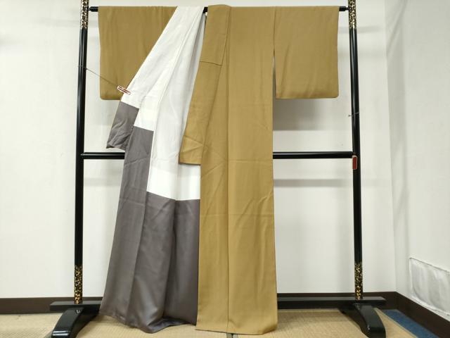 平和屋着物●上質な色無地 吉祥地紋 黄橡色 正絹 逸品 CABB4082yc