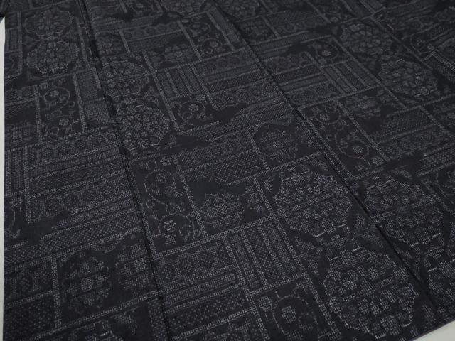 平和屋着物○本場結城紬 重要無形文化財 80亀甲 吉祥花唐草文