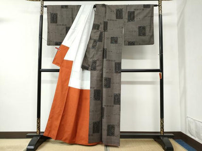 平和屋着物●本場大島紬 7マルキ 短冊花唐草文 正絹 逸品 CABB4190yc