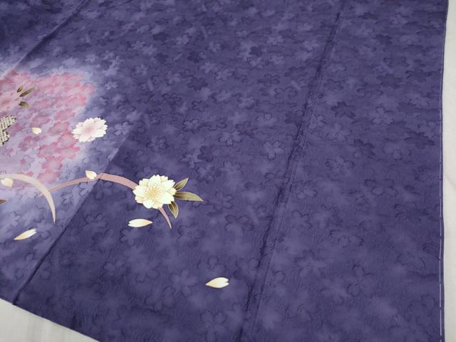 平和屋着物○豪華振袖 刺繍 舞花文 さくらんぼ 暈し染め 銀通し地