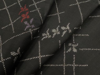 平和屋着物●本場大島紬 7マルキ 舞花文 正絹 逸品 CABB4213yc
