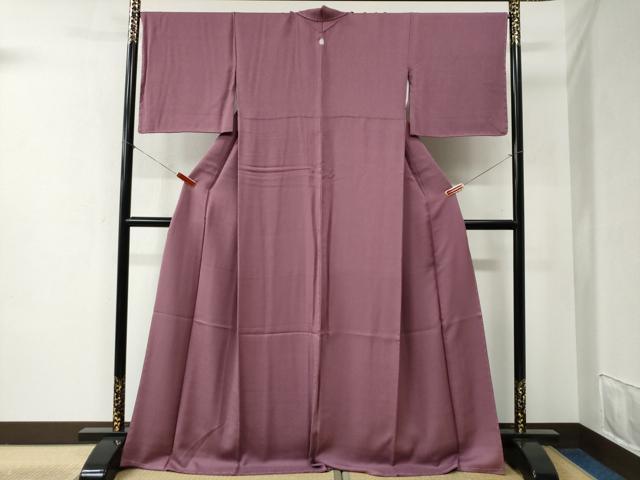 平和屋着物●上質な色無地　作家物　紫苑色　正絹　逸品　AABC0040zg 平和屋着物○上質な色無地 よろけ縞地紋 京紫色 ロング丈 正絹
