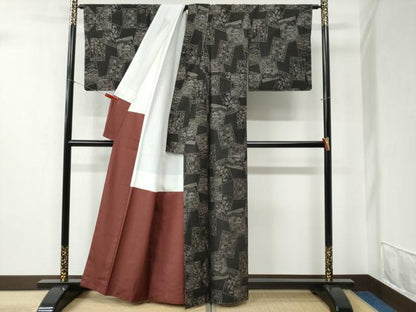 平和屋着物●本場大島紬 9マルキ 泥染め 色紙竜田川風景文 前田紬工芸謹製 証紙付き 正絹 逸品 未使用 CABB4219yc