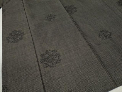 平和屋着物●本場大島紬　7マルキ　花唐草文　正絹　逸品　CABB4249yc