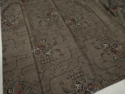 平和屋着物●本場大島紬 7マルキ 泥染め 吉祥花唐草文 川口広昭作 証紙付き 正絹 逸品 CABB4355yc