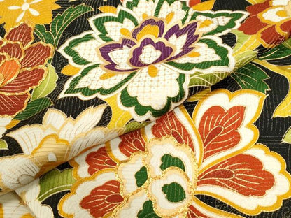 平和屋着物●豪華振袖　駒刺繍　更紗花唐草文　金彩　正絹　逸品　CABB4361yc