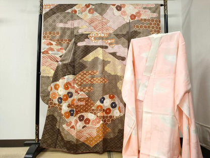 平和屋着物●豪華振袖・長襦袢セット　駒刺繍　吉祥花唐草文　金彩　正絹　逸品　CABB4378yc