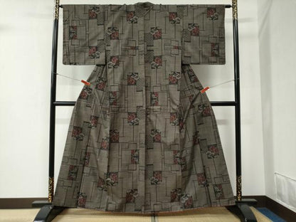 平和屋着物●本場大島紬 7マルキ 色紙重ね吉祥源氏車松文 正絹 逸品 未使用 CABB4422yc
