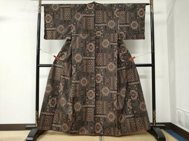 平和屋着物●本場大島紬 7マルキ 色紙重ね吉祥花文 正絹 逸品 未使用 CABB4462yc