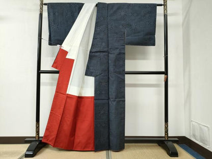 平和屋着物●本場大島紬 7マルキ 色紙重ね吉祥花文 正絹 逸品 未使用 CABB4464yc