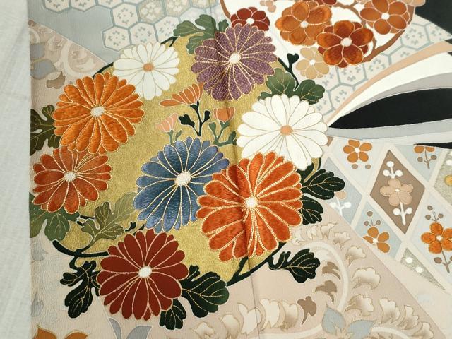 平和屋着物●創業460年・千總　黒留袖　駒刺繍　鬘帯吉祥草花丸文　金彩　大丸扱い　正絹　逸品　CABB4506yc 平和屋着物○創業460年・千總 黒留袖 駒刺繍 鬘帯吉祥
