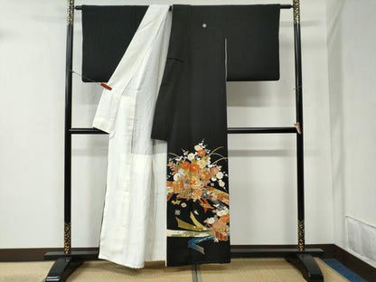 平和屋着物●創業460年・千總　黒留袖　駒刺繍　束ね熨斗宝尽くし花唐草文　金彩　三越扱い　正絹　逸品　CABB4512yc