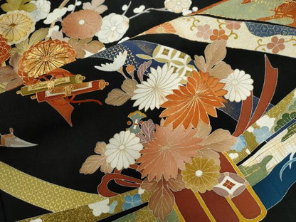 平和屋着物●創業460年・千總　黒留袖　駒刺繍　束ね熨斗宝尽くし花唐草文　金彩　三越扱い　正絹　逸品　CABB4512yc