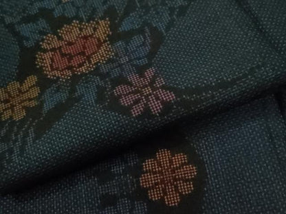 平和屋着物●本場大島紬 7マルキ 草花文 正絹 逸品 未使用 CABB4546yc