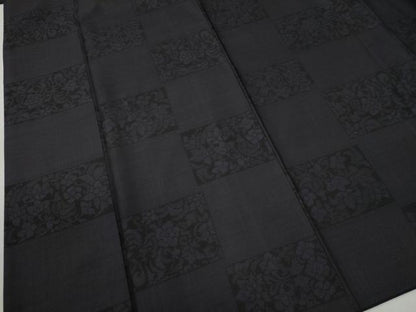 平和屋着物●本場大島紬 9マルキ 変わり市松更紗花唐草文 正絹 逸品 CABB4547yc
