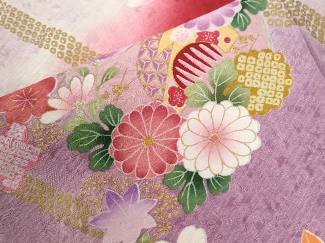 平和屋着物●豪華振袖 駒刺繍 雪輪毬舞花文 暈し染め 金彩 正絹 逸品 CABB4558yc