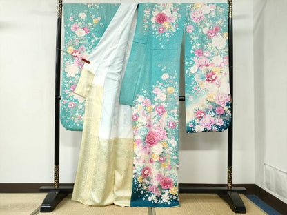 平和屋着物●豪華振袖　舞蝶牡丹花文　ラメ糸　暈し染め　銀通し地　正絹　逸品　CABB4560yc