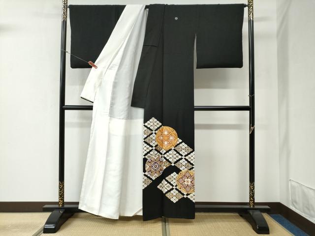 平和屋着物●豪華黒留袖　駒刺繍　花菱唐草文　金彩　正絹　逸品　CABB4577yc