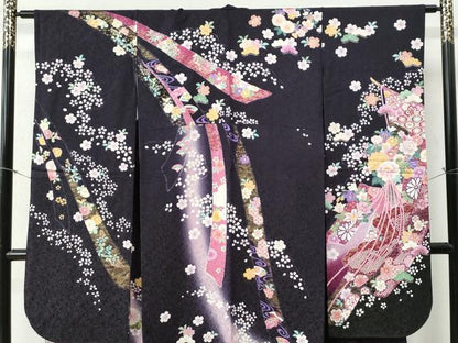 平和屋着物●豪華振袖　駒刺繍　鬘帯吉祥草花文　暈し染め　金通し地　京都きもの友禅扱い　正絹　逸品　CABB4578yc